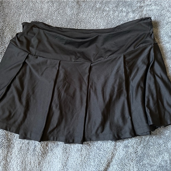 Black mini skirt - Picture 2 of 2